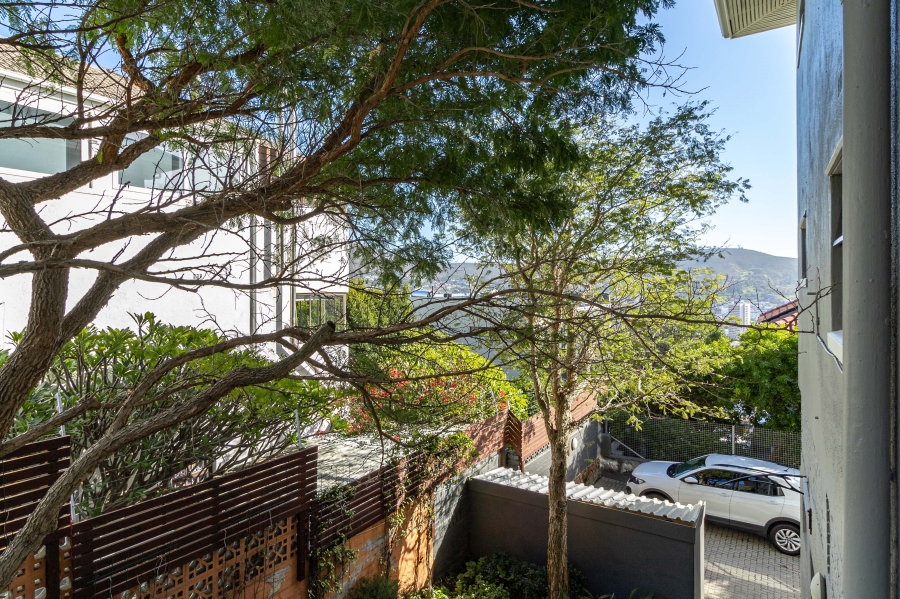 To Let 2 Bedroom Property for Rent in Vredehoek Western Cape